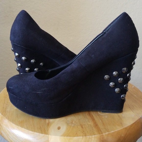 Kardashian Kollection Wedge - Picture 3 of 5